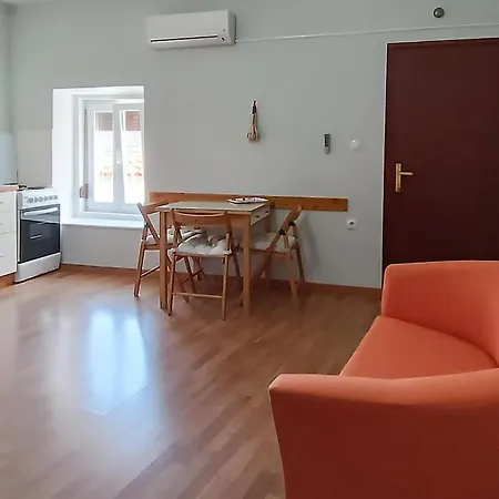 Gorgeous In Novigrad With Kitchen Novigrad Istria